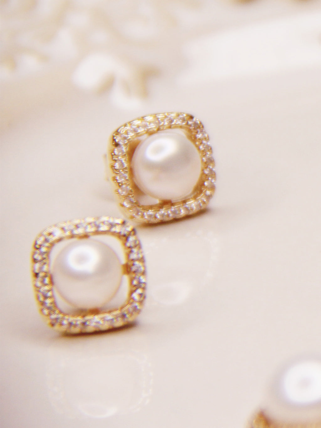 Boucles CARRE PERLE PL-OR 750 3MIC