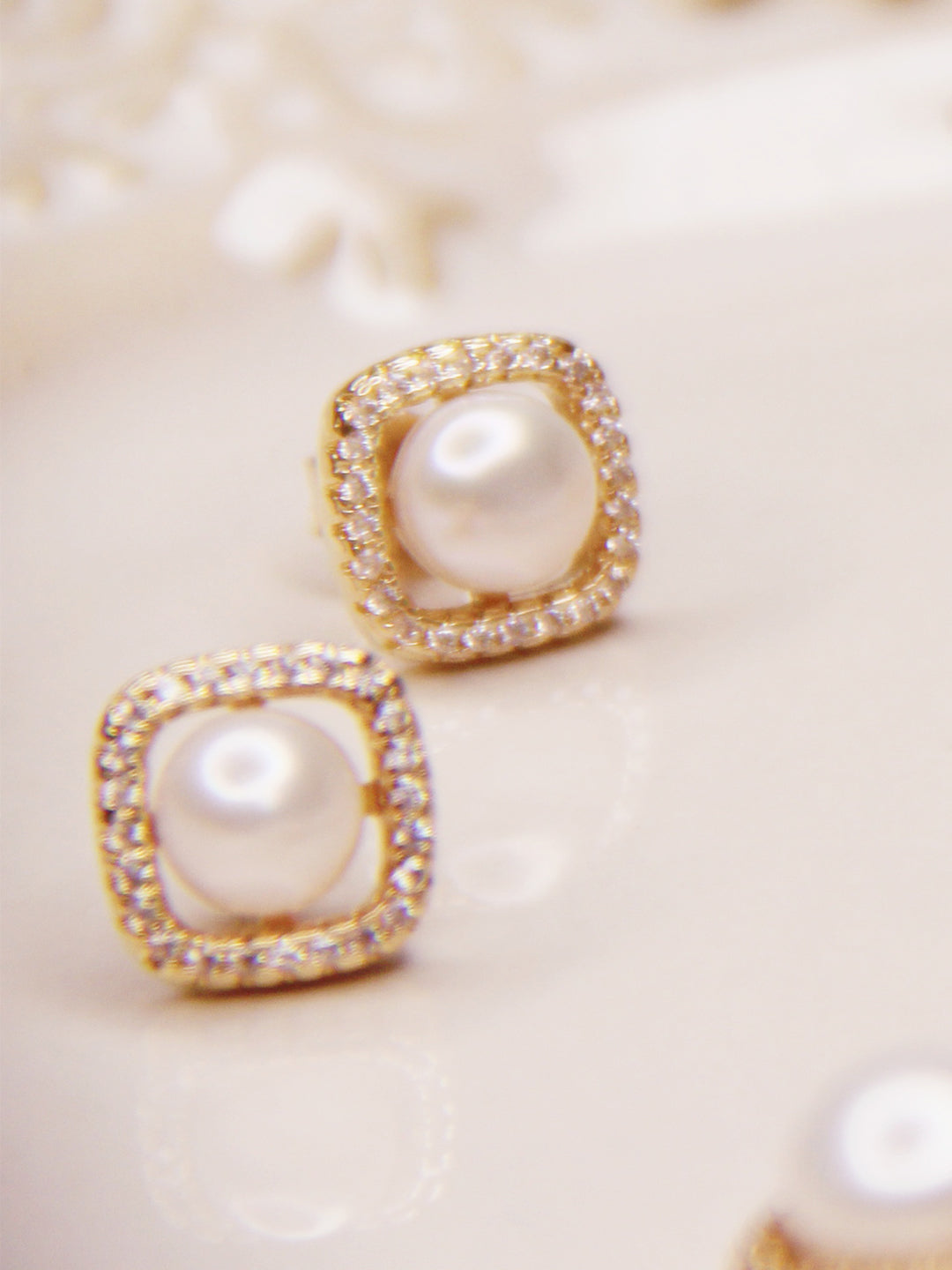 Boucles CARRE PERLE PL-OR 750 3MIC