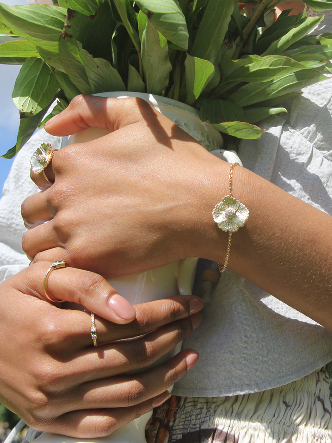 Bracelet PO Forme Camélia oxydes blancs