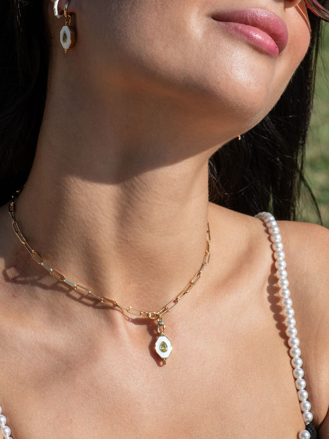 Collier PO Emaille Blanc en forme de l'art deco