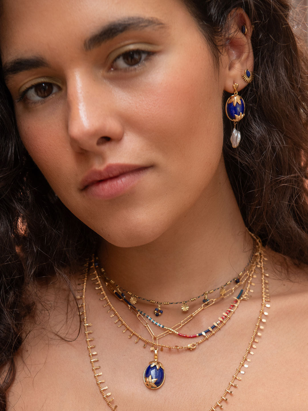 Boucles PO Style Tropical en Lapis Bleu et Perles Baroque Véritable