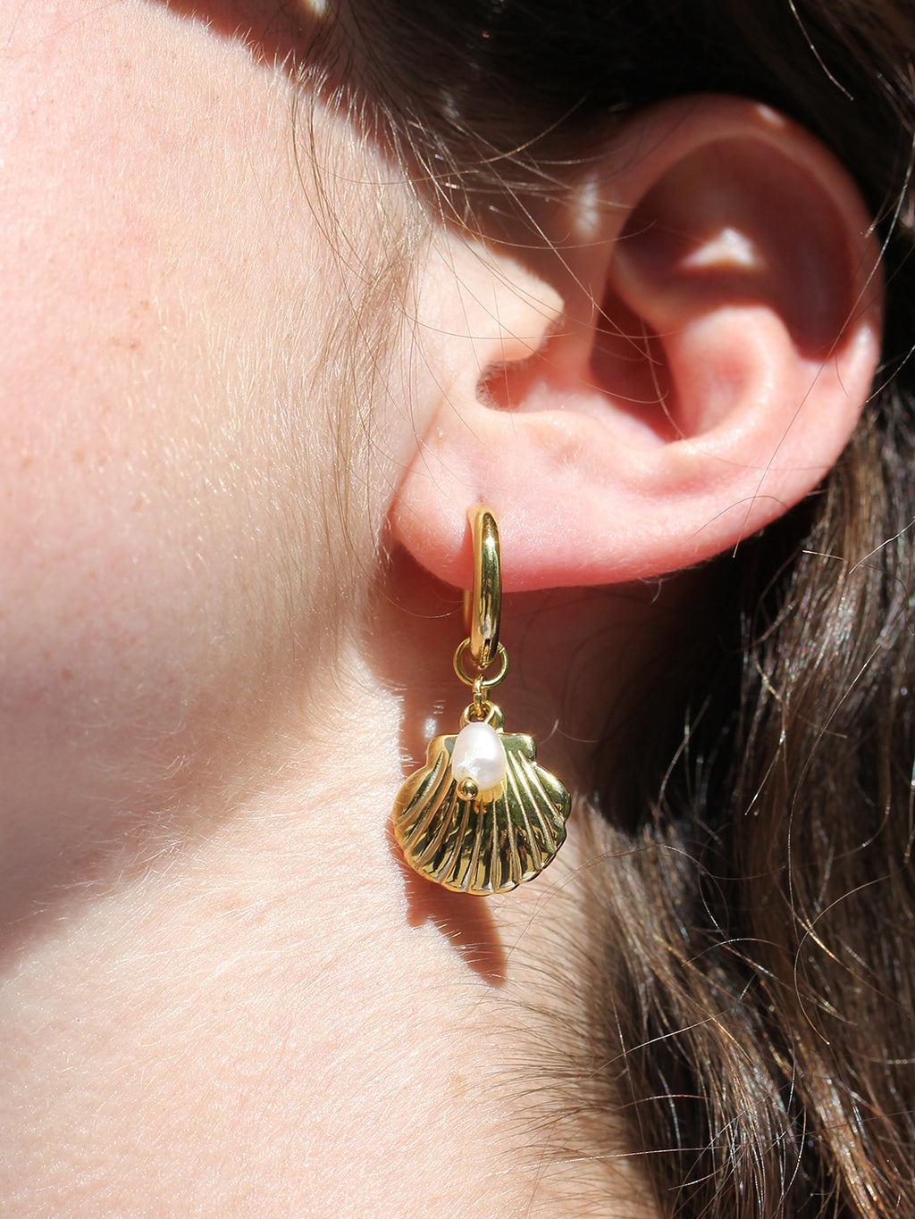 Boucles COQUILLAGE PERLE ACIER DORE