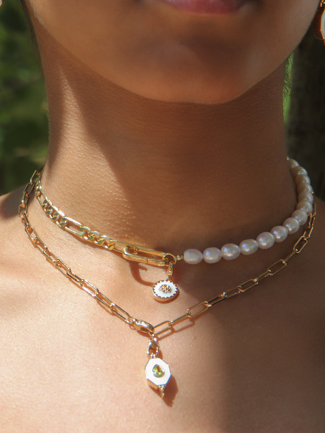 Pendantif Mousqueton PO Rose Blanc Emaille