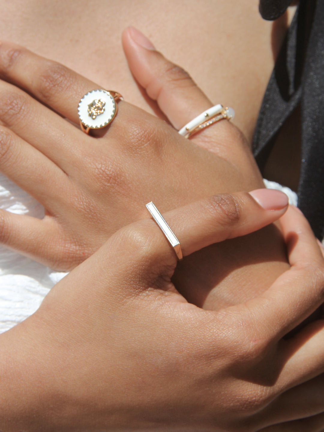 Bague PO Emaille Blanc en forme moderne geometrie