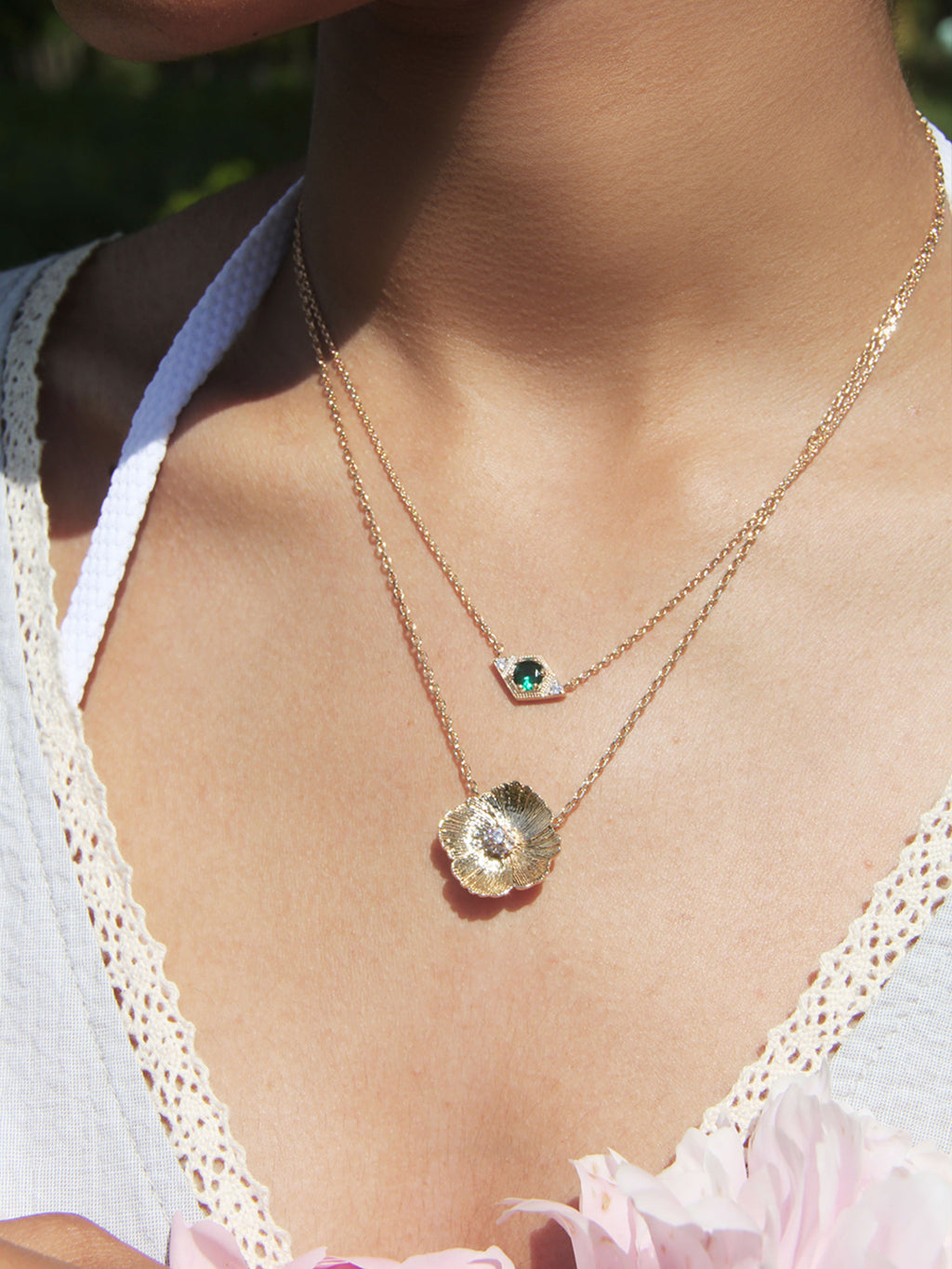 Collier PO Forme Camélia oxydes blancs