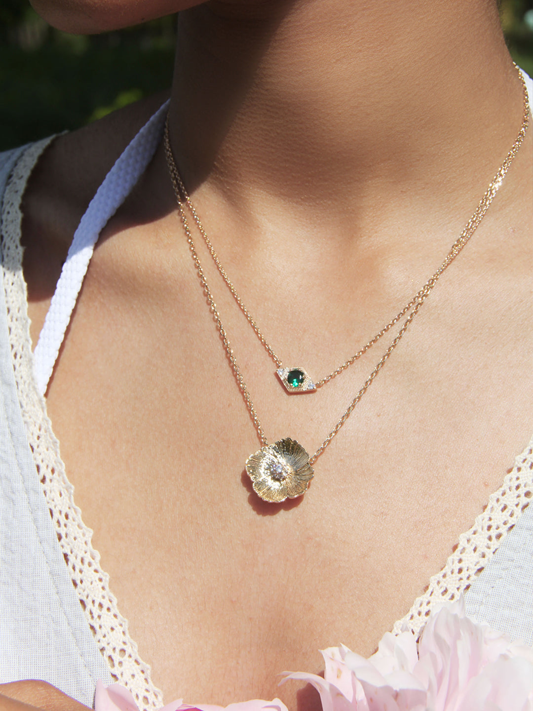 Collier PO Forme Camélia oxydes blancs