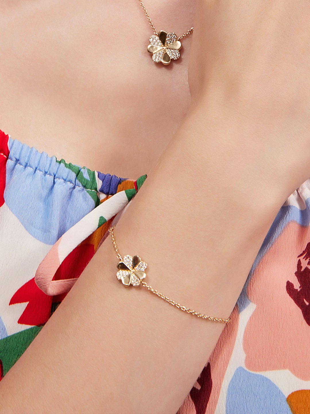 Bracelet PO Forme Trèfle oxydes blancs