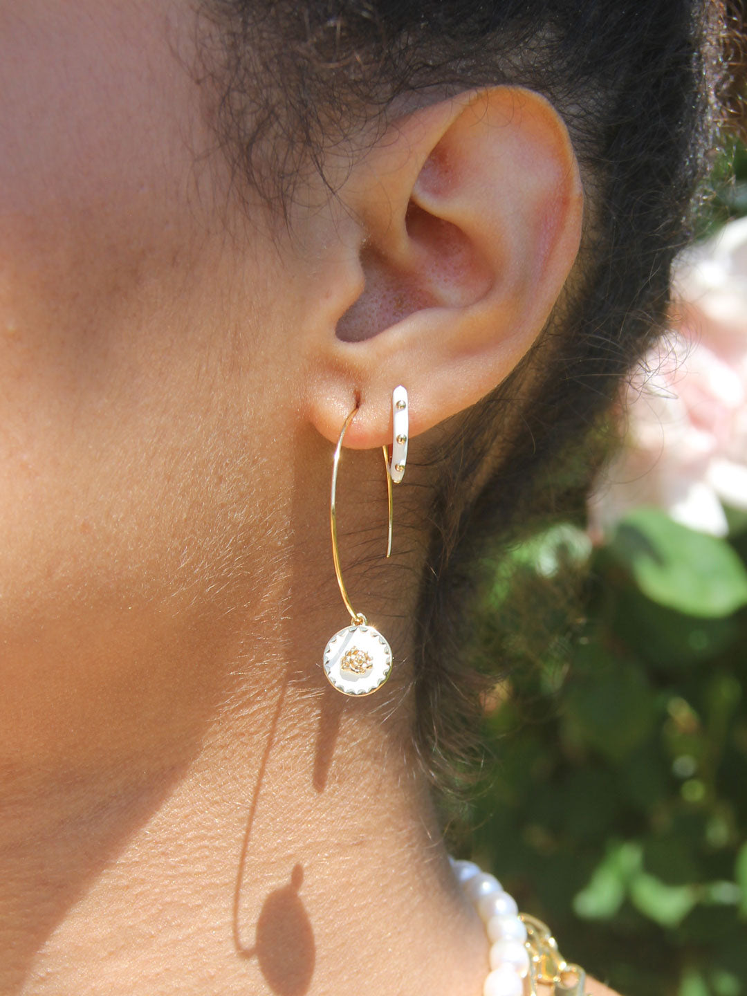 Boucles PO Emaille Blanc Deco Clou