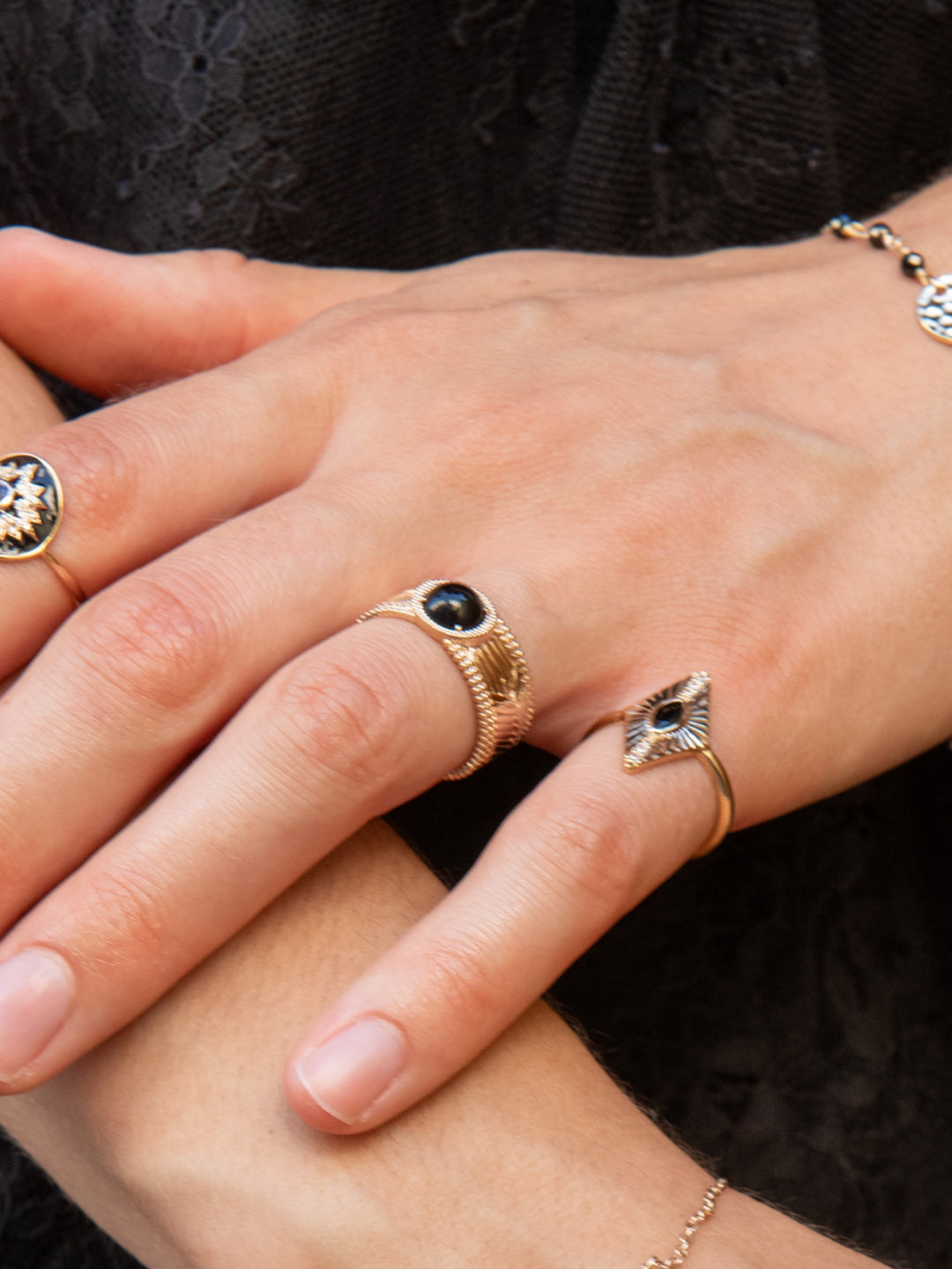 Bague Relief Agate Noire PL-OR 750 3MIC